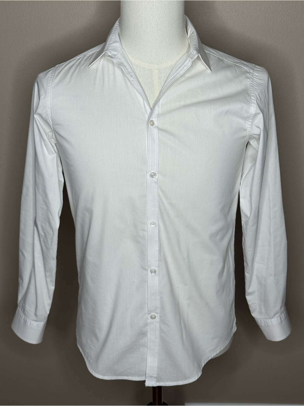 Van Heusen Flex boys white collared button up shirt size 14/16.